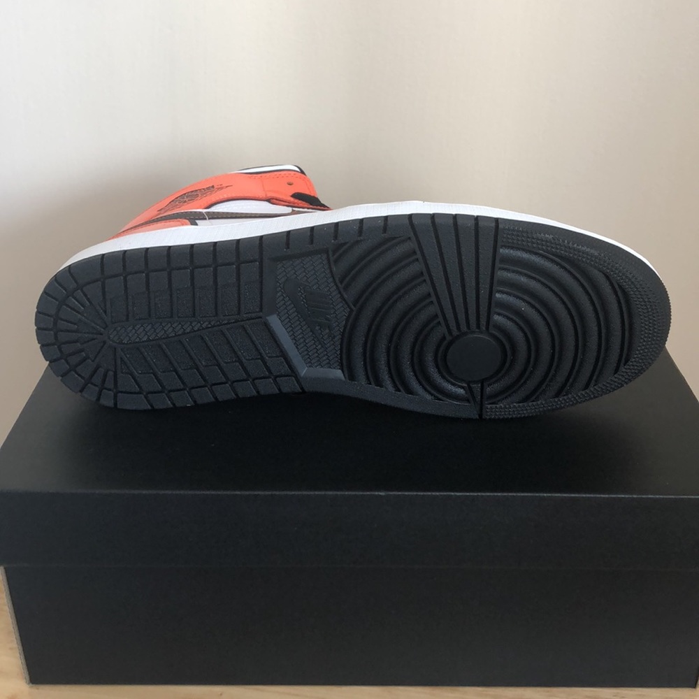 NIKE AIR JORDAN 1 SE SNEAKERS - Picture 7 of 8